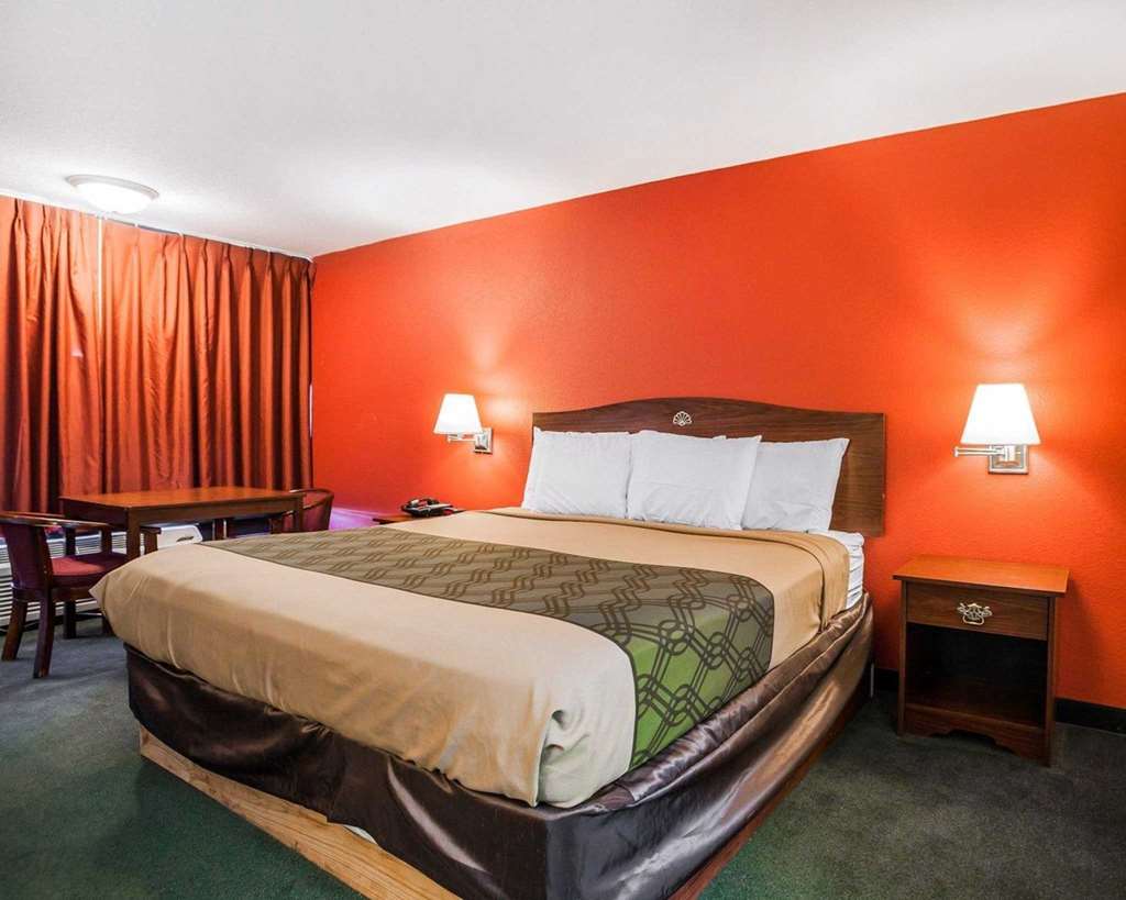 Econo Lodge Jefferson City - photo 9