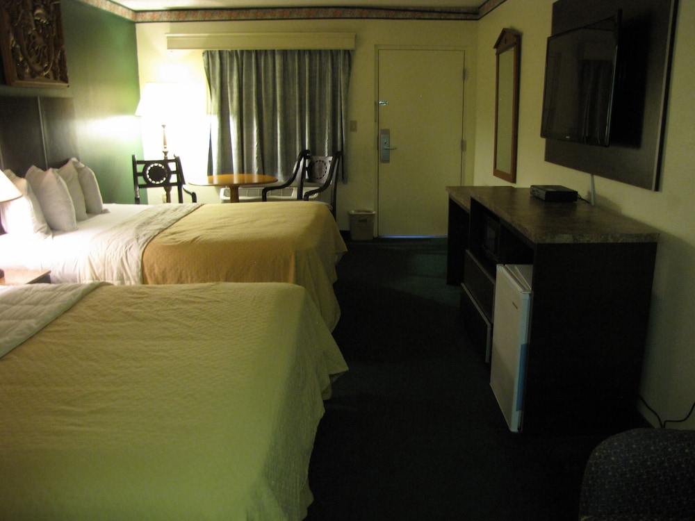 Budget Host Inn - photo 15