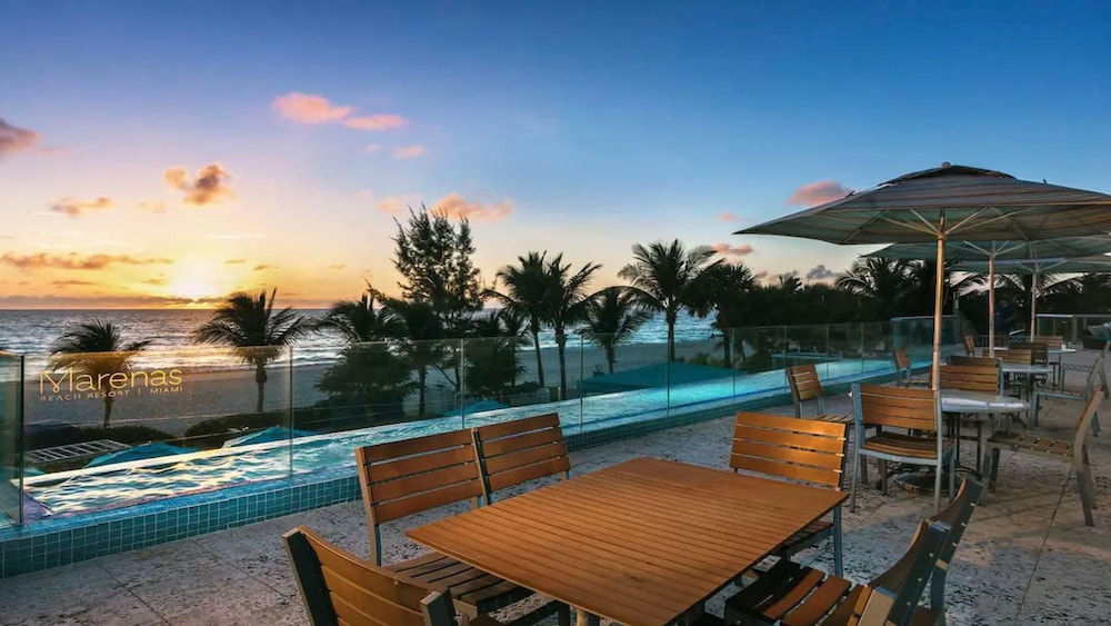 Luxury Bayfront Studio with Balcony Amazing Pool - photo 25