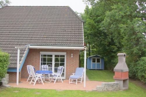 4 Personen Ferienhaus Garten mit Zaun und Tor in Otterndorf, Germany