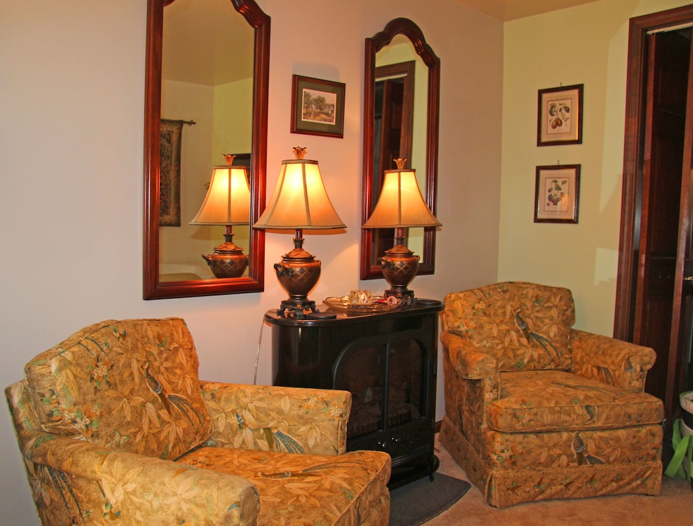 J. Paule's Fenn Inn - photo 28