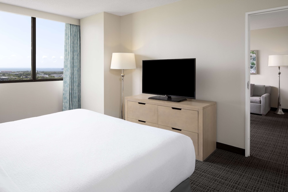 Embassy Suites by Hilton Tampa Airport Westshore - photo 16
