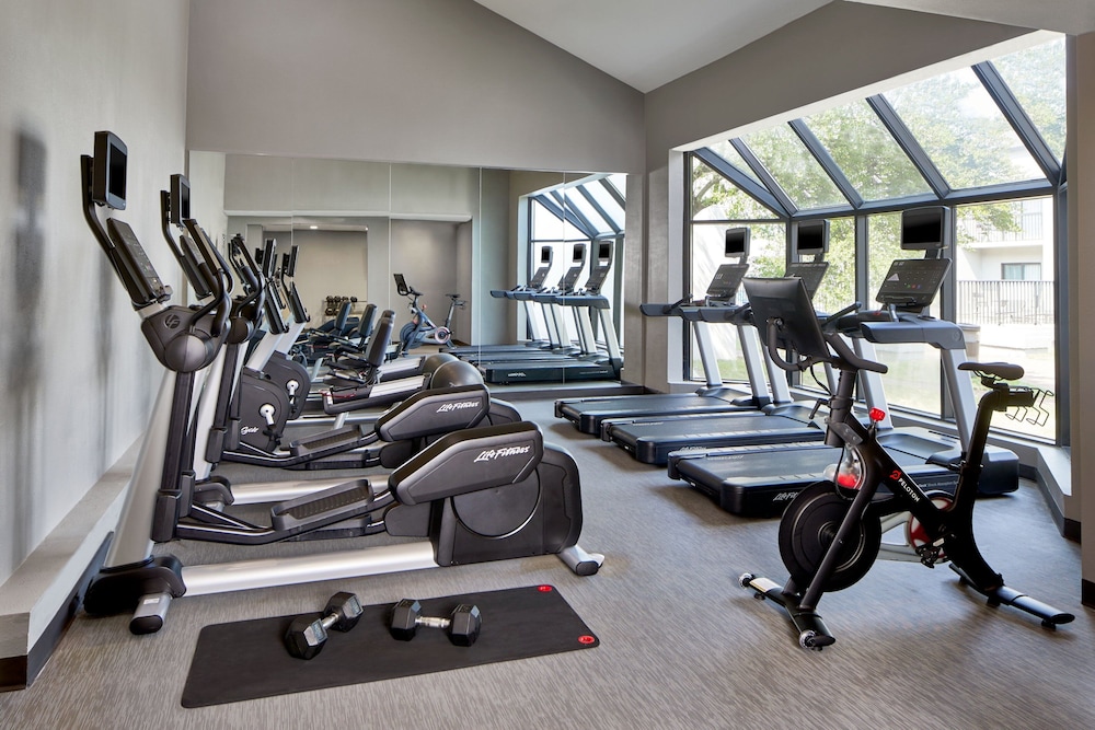Courtyard by Marriott Memphis Airport - photo 25