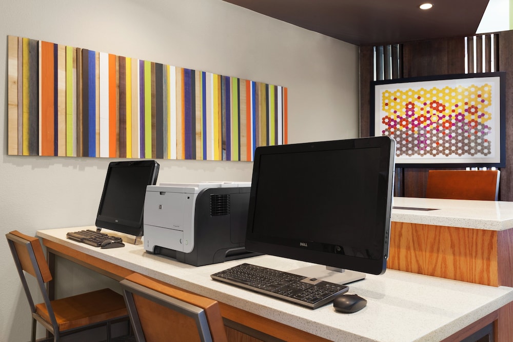 Holiday Inn Express & Suites Edinburg McAllen Area by IHG - photo 20