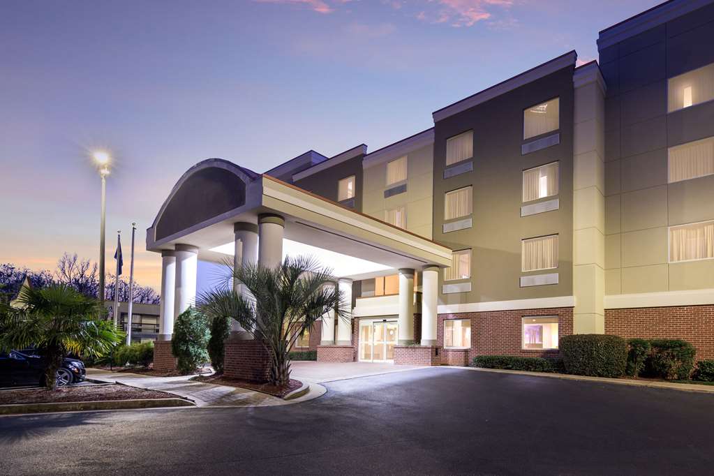 Comfort Suites Forsyth near I 75 - photo 8