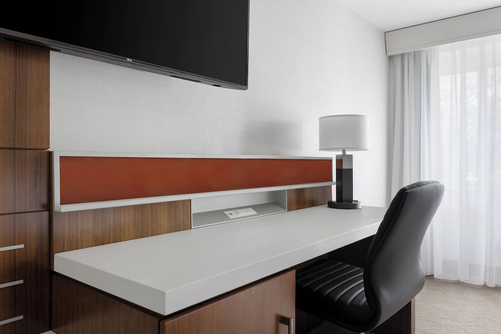 Delta Hotels by Marriott Burlington - photo 6