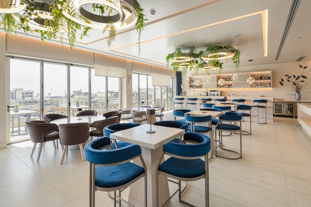 מזון ומשקאות