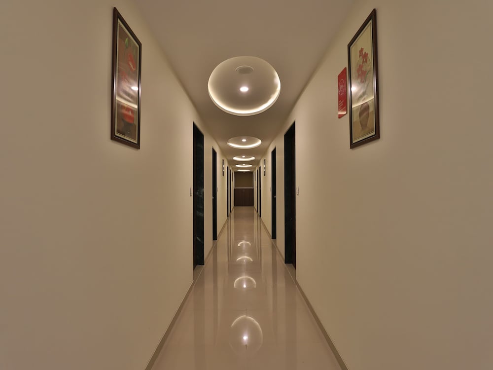 Oyo 12462 Hotel Shiv Inn in Gandhinagar, India