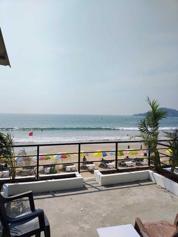 Vivaans Beach Resort in Canacona, India