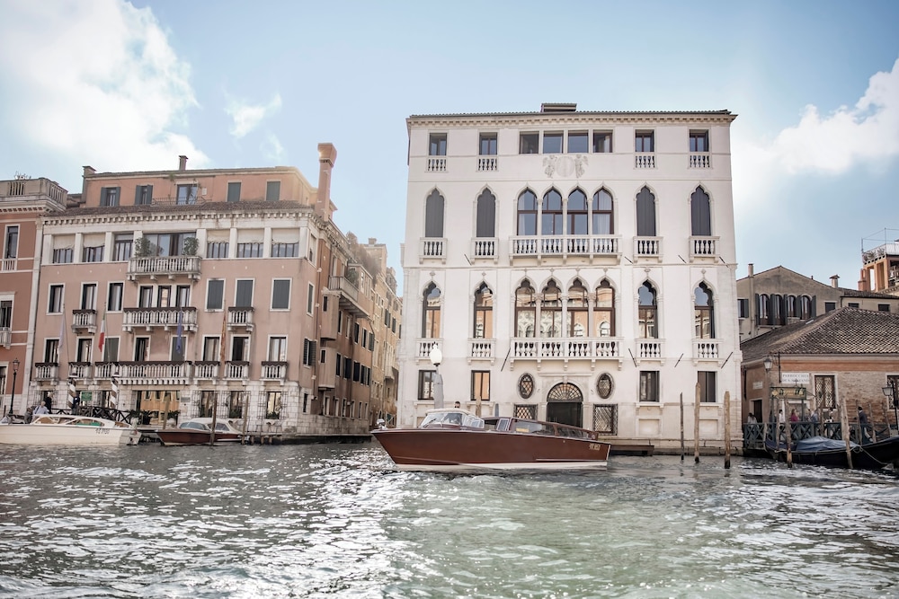Palazzo Garzoni - last minute hotel in Venice