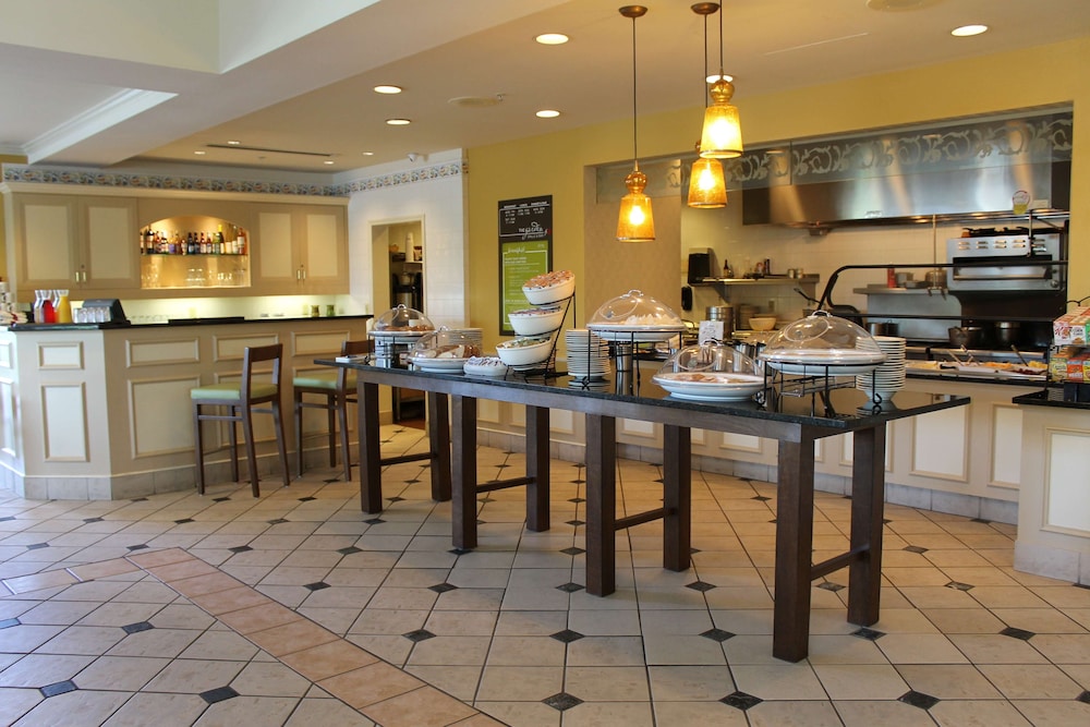 Hilton Garden Inn Addison - photo 32