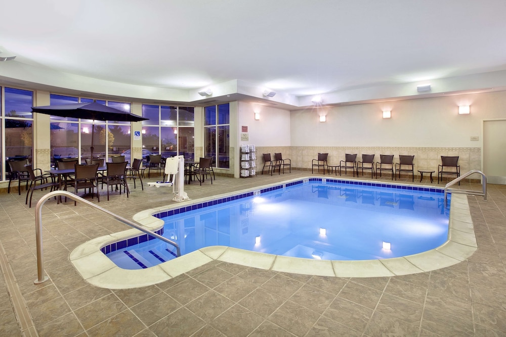 Hilton Garden Inn Detroit Novi - photo 21