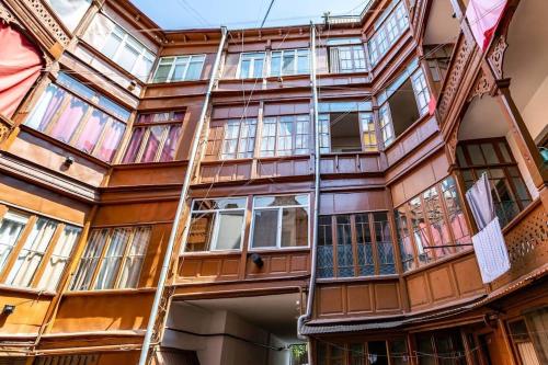 Charming 2BR Near Rooms Hotel By Wehost