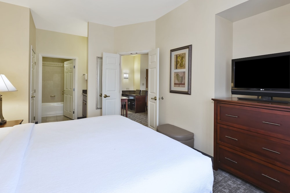 Staybridge Suites Lansing Okemos - photo 7