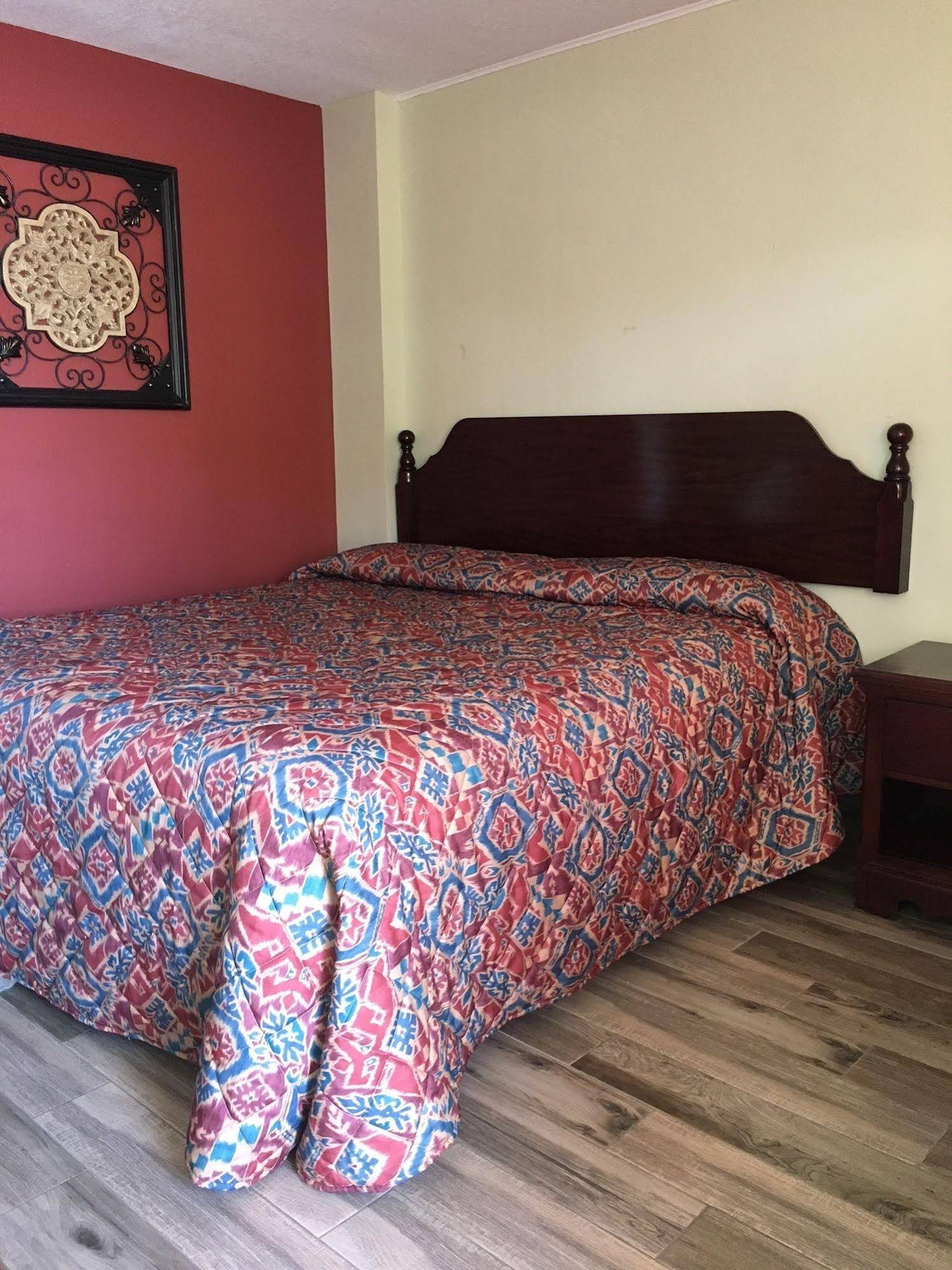 Golf View Motel - photo 14