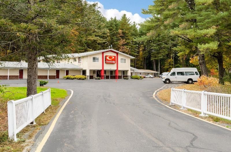 Red Roof Inn Sutton - photo 16