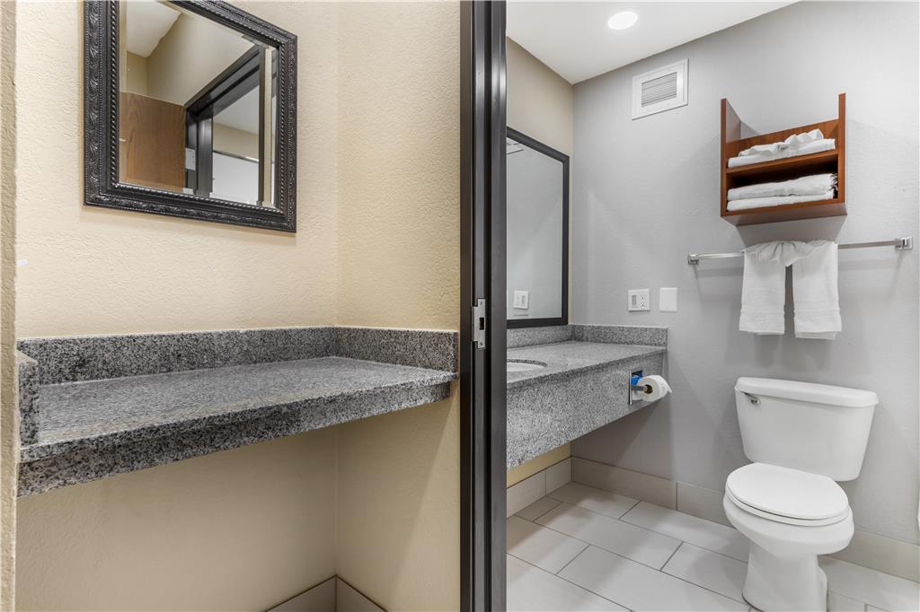 Best Western Plus Yukon - photo 42