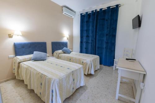 Hostal San Luis — Almodovar Del Rio — photo 3