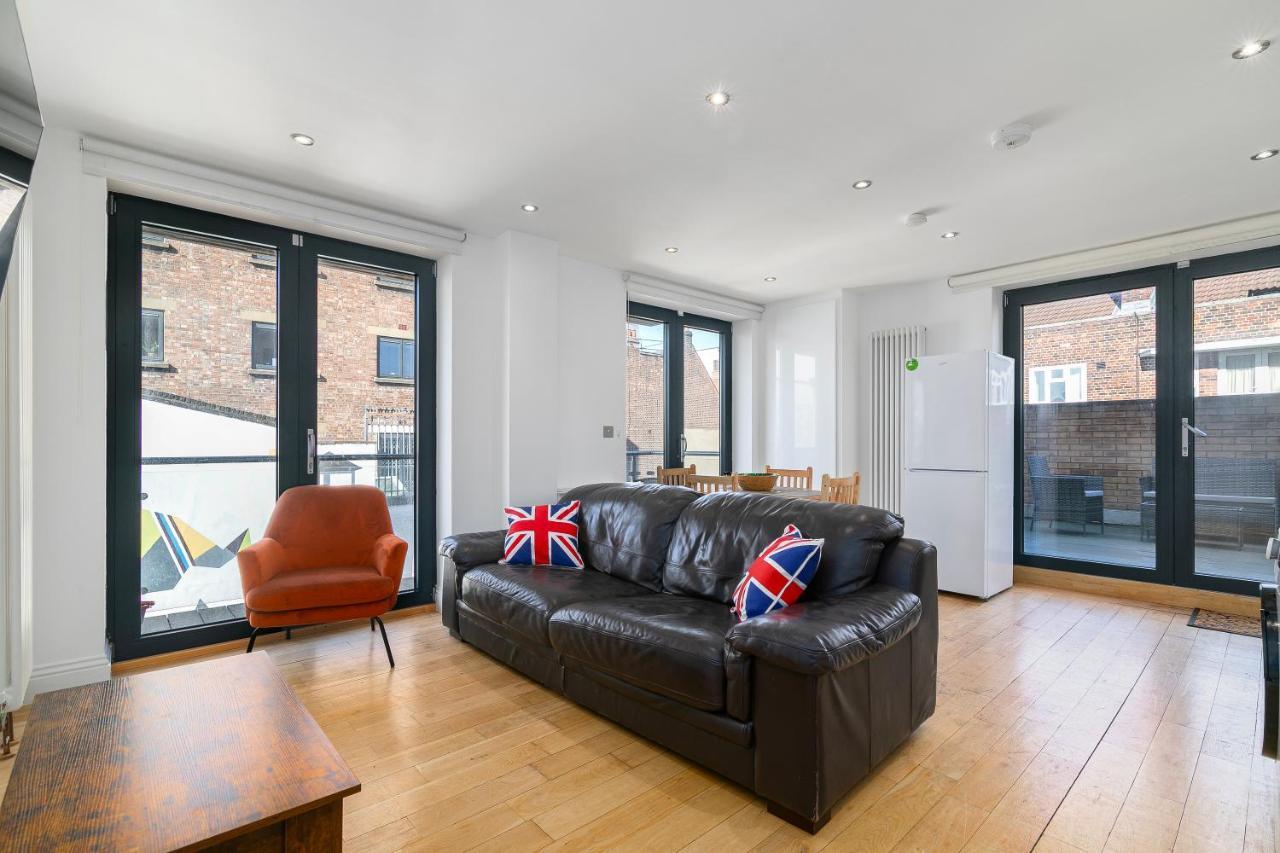 Roof Terrace Oasis 2 Bed 2 Bath London City Shoreditch Hoxton Modern Zone 1 — 4-Star Luxury Hotel in London, United Kingdom