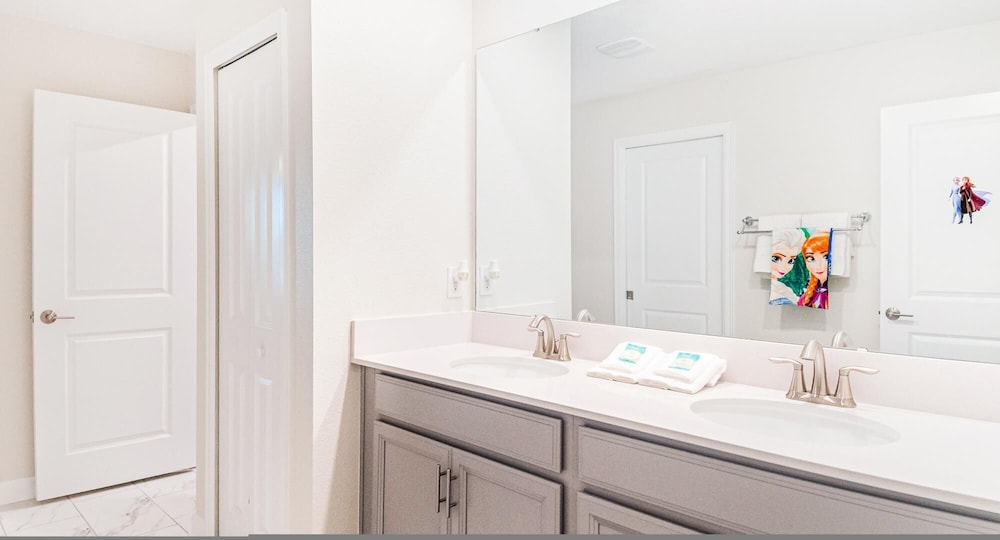 Storey Lake 9BR With Pool SPA Game Room Water Park - photo 17