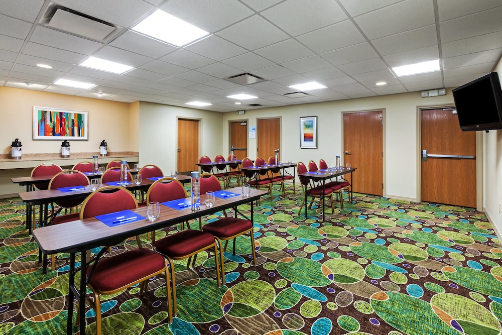 Holiday Inn Express Hotel & Suites Pharr by IHG - photo 34