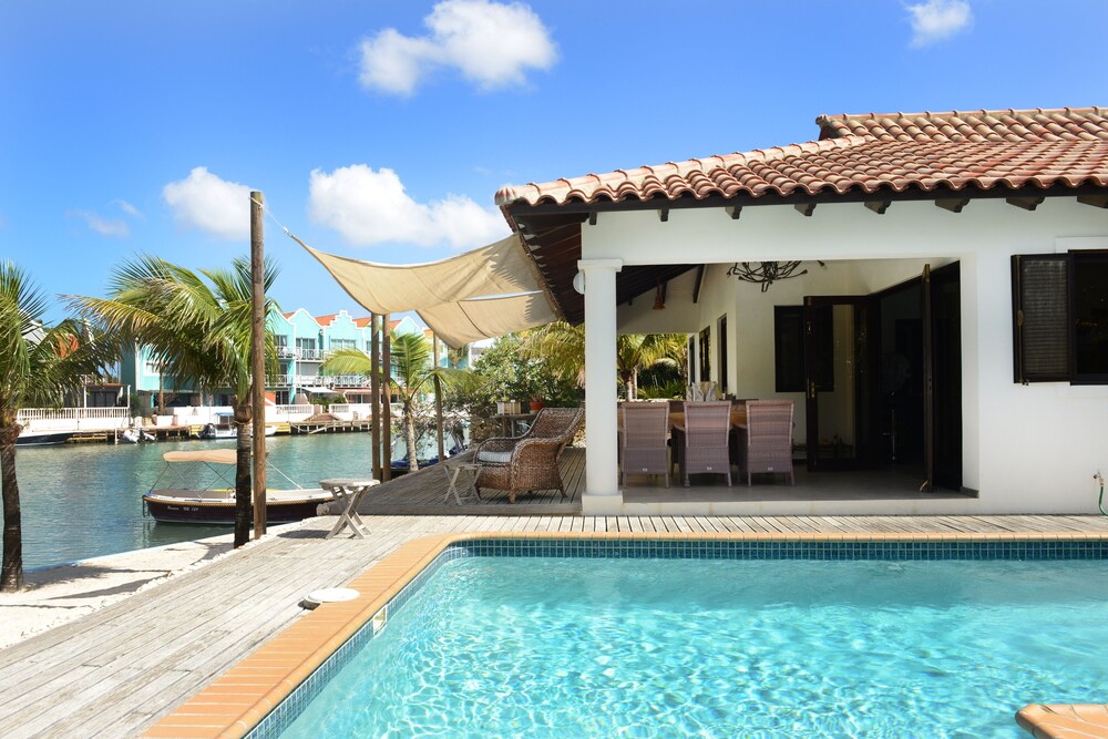 Lagoon Villas — 4-Star Luxury Hotel in Kralendijk, Bonaire, Sint Eustatius and Saba