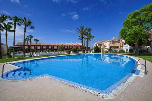 Adosado Dulce Barrosa in Chiclana De La Frontera, Spain