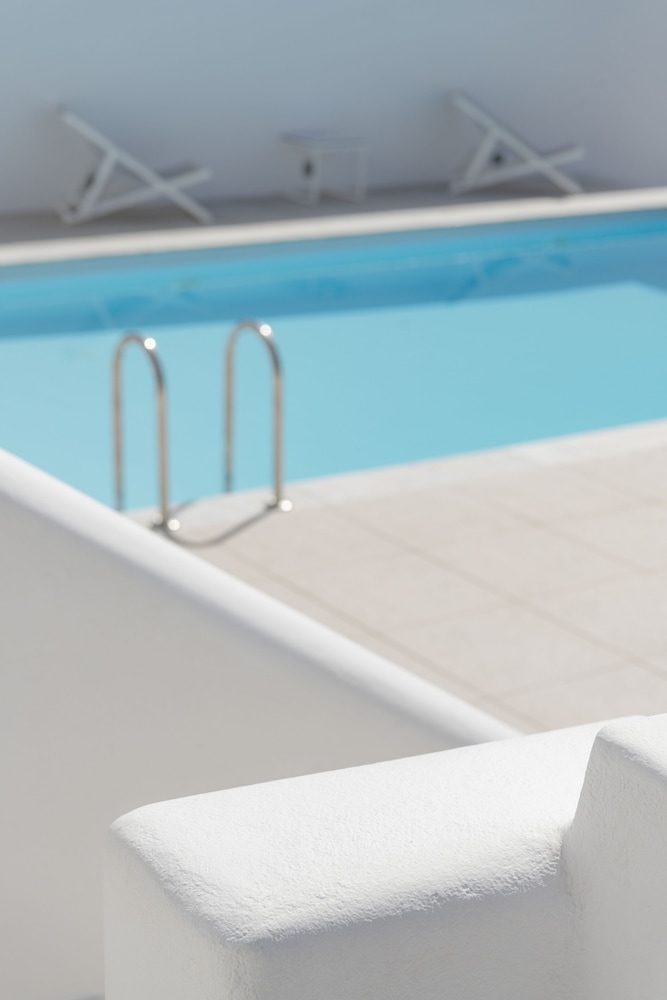 Lithos by Spyros & Flora — 4-Star Luxury Hotel in Mykonos, Greece