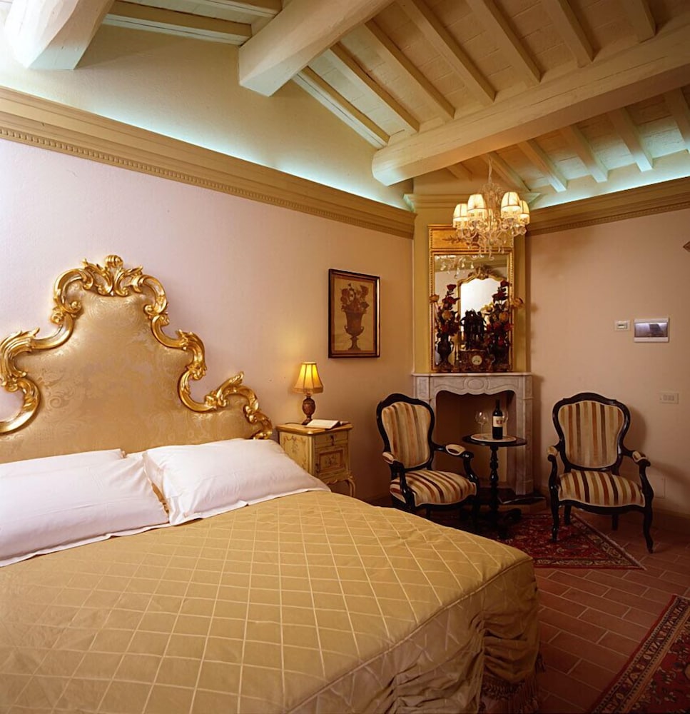 I Grandi Di Toscana — 4-Star Luxury Hotel in Civitella In Val Di Chiana, Italy