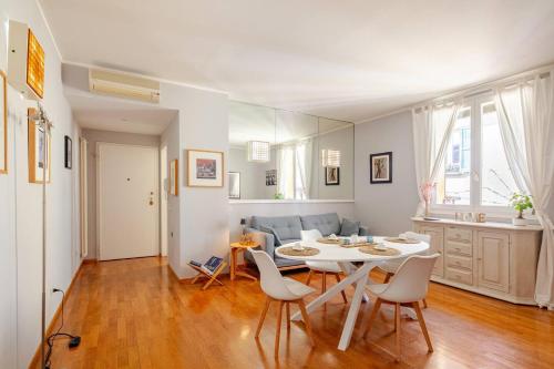 Santo Stefano Square - last minute hotel in Bologna