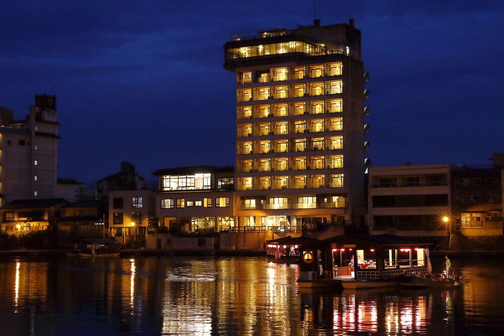 Shokyoto No Yu Mikuma Hotel - carbon neutral hotel in Hita