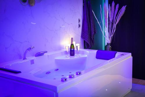 SPA & Detente Cinema Netflix Hyper Centre in Arras, France