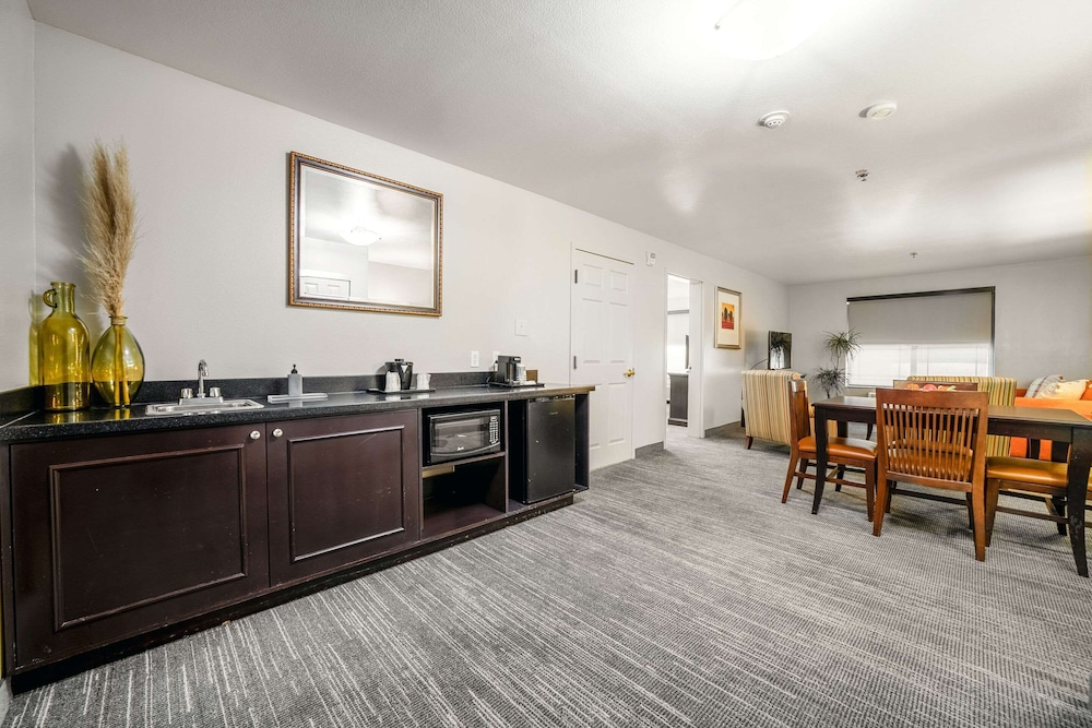 Country Inn & Suites by Radisson Ontario at Ontario Mills CA - photo 62