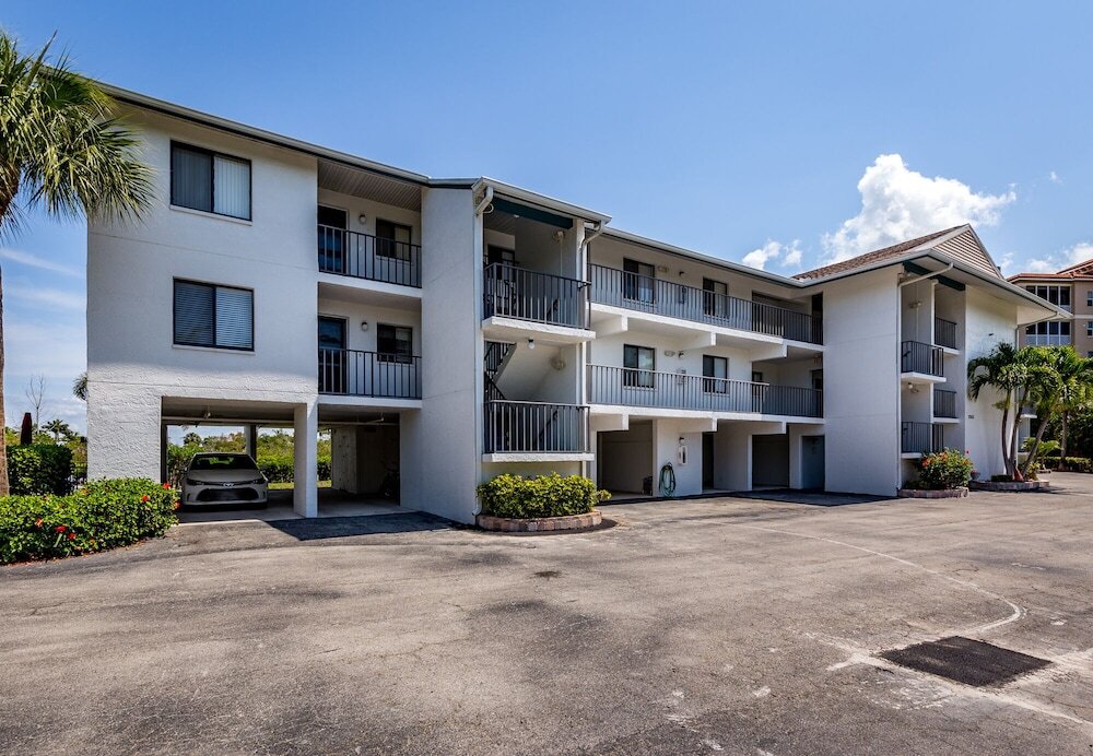 Admirals Bay Fort Myers in Fort Myers Beach, United States