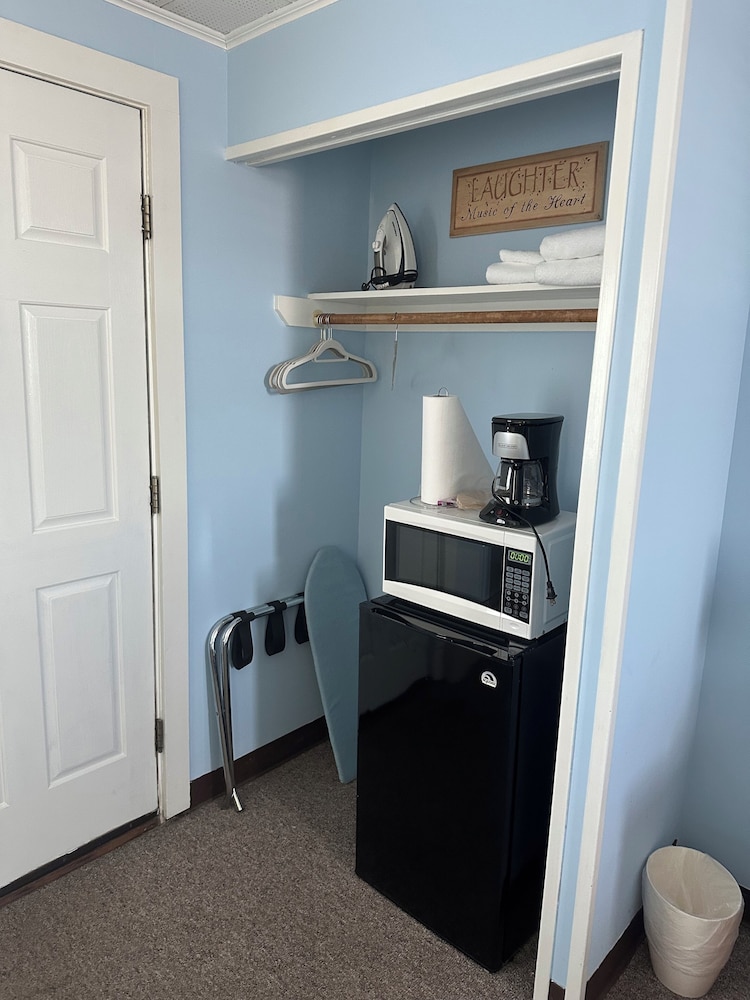 Vineyard Harbor Motel Private Beach - photo 241