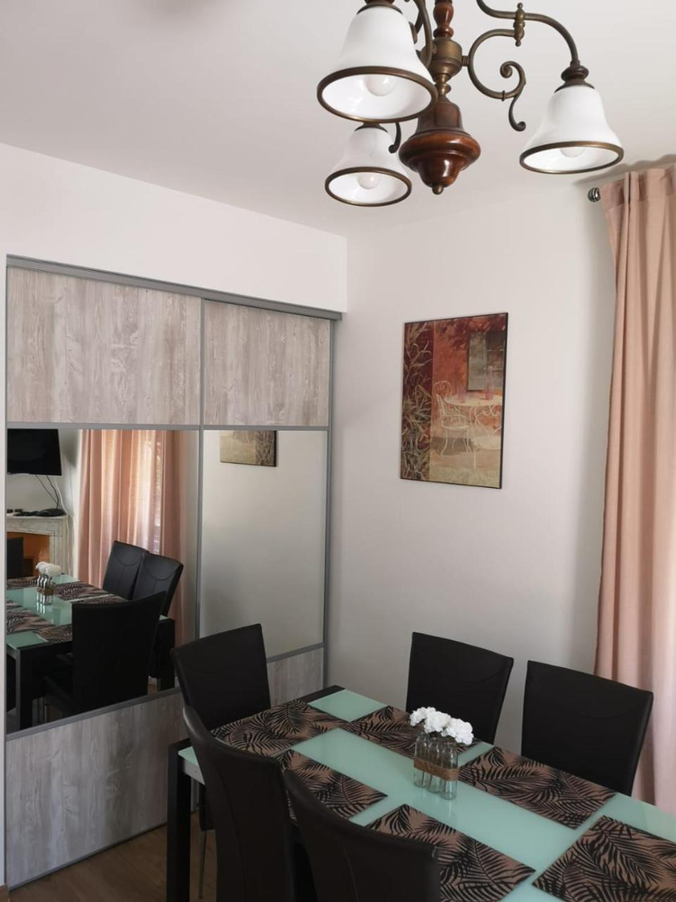 Tower Square Apartments - carbon neutral hotel in Split