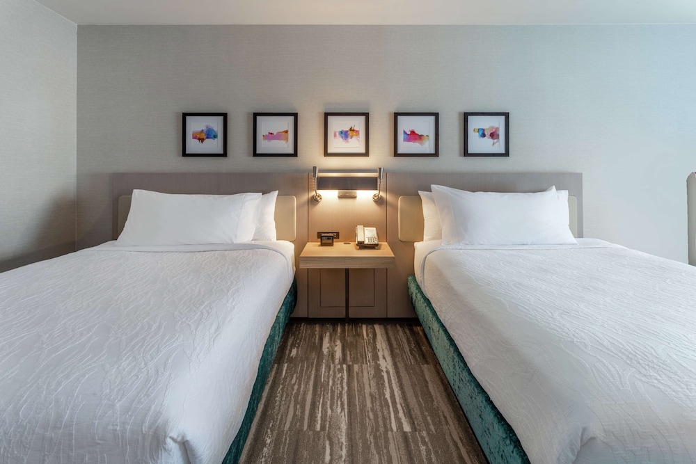 Hilton Garden Inn Chicago North Shore Evanston - photo 16