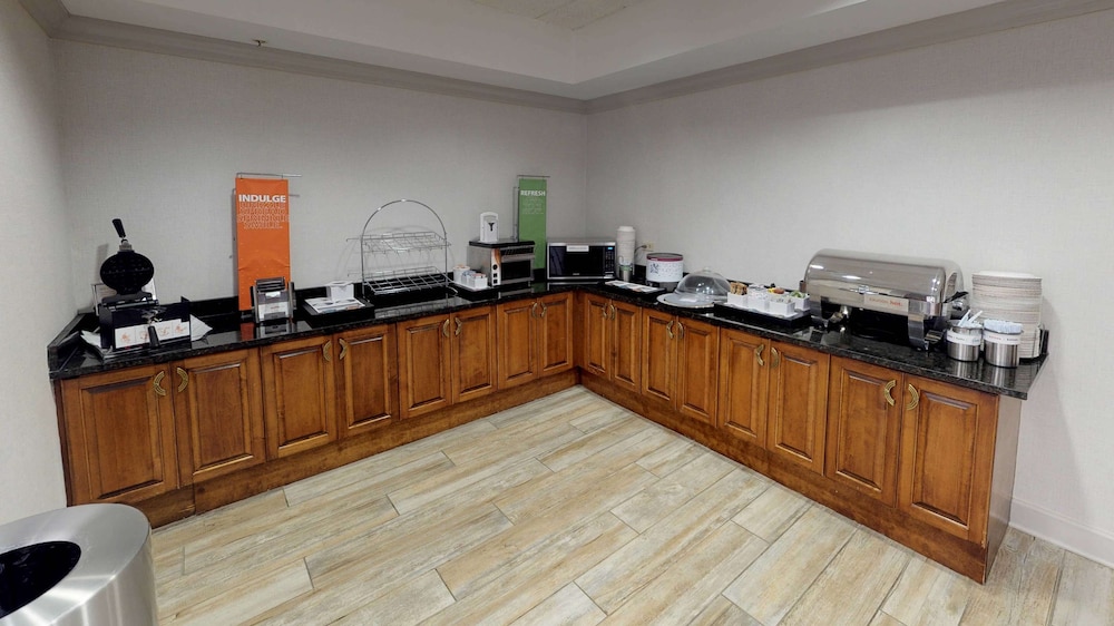 Hampton Inn St. Simons Island - photo 25
