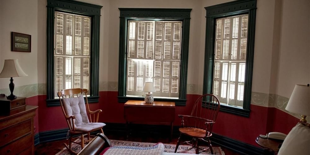 Frederick House - photo 13