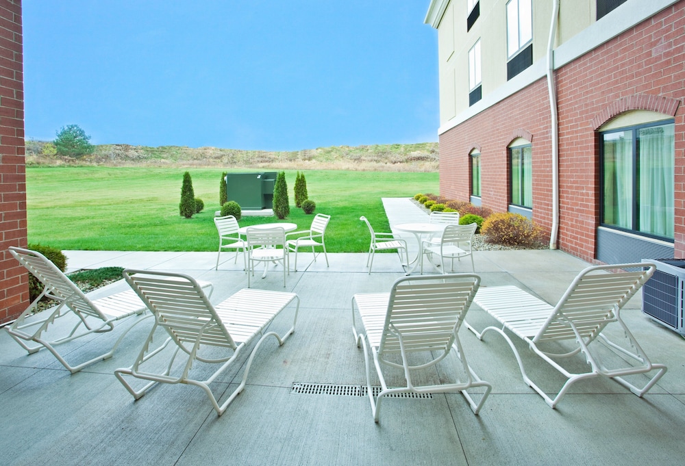 Holiday Inn Express Hotel & Suites Franklin Oil City by IHG - photo 24