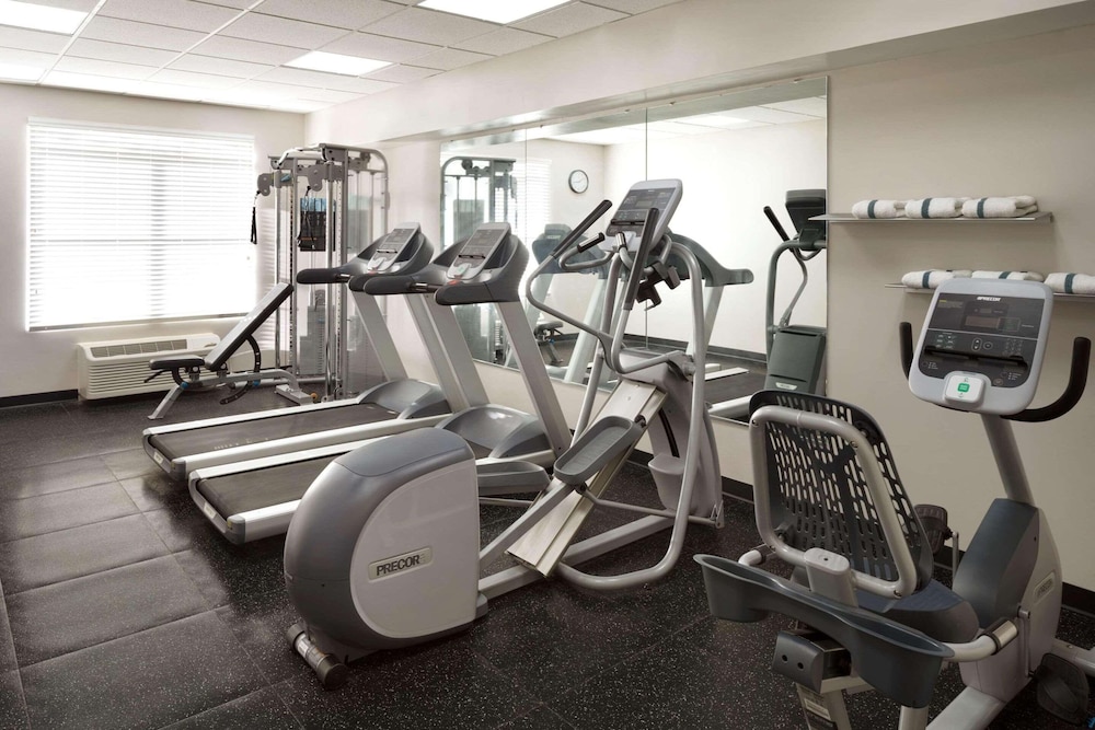Country Inn & Suites by Radisson Camp Springs MD - photo 10