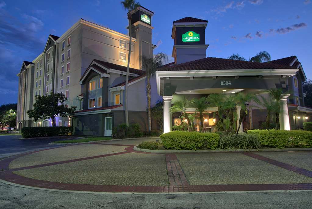 La Quinta Inn & Suites by Wyndham Orlando I Drive Conv Ctr - photo 4