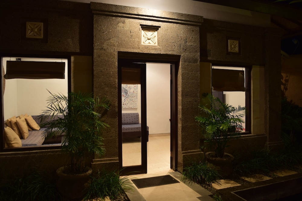 Villa Dewata 3 — 4-Star Luxury Hotel in Seminyak, Indonesia