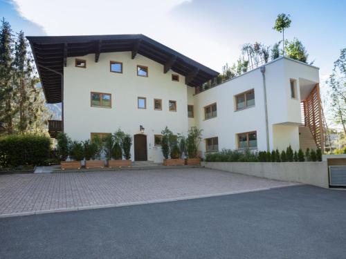 Kitz Apartments Top 6 — 4-Star Luxury Hotel in Kitzbuehel, Austria