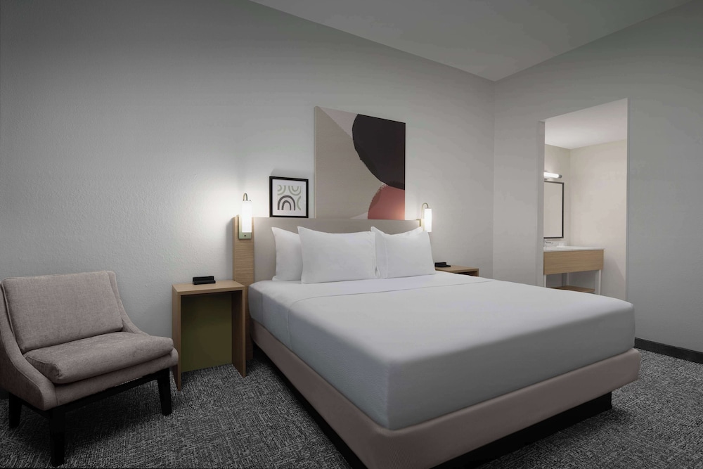 Spark by Hilton Miami Doral - photo 6