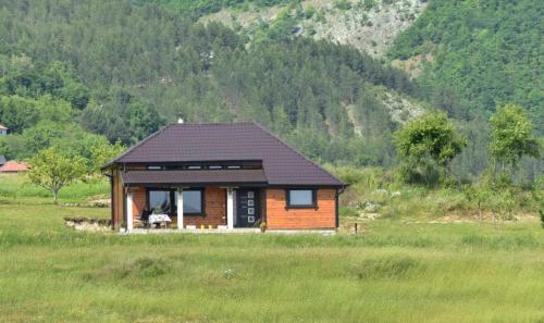 Kucica od drveta 1 - last minute hotel in Unknown City