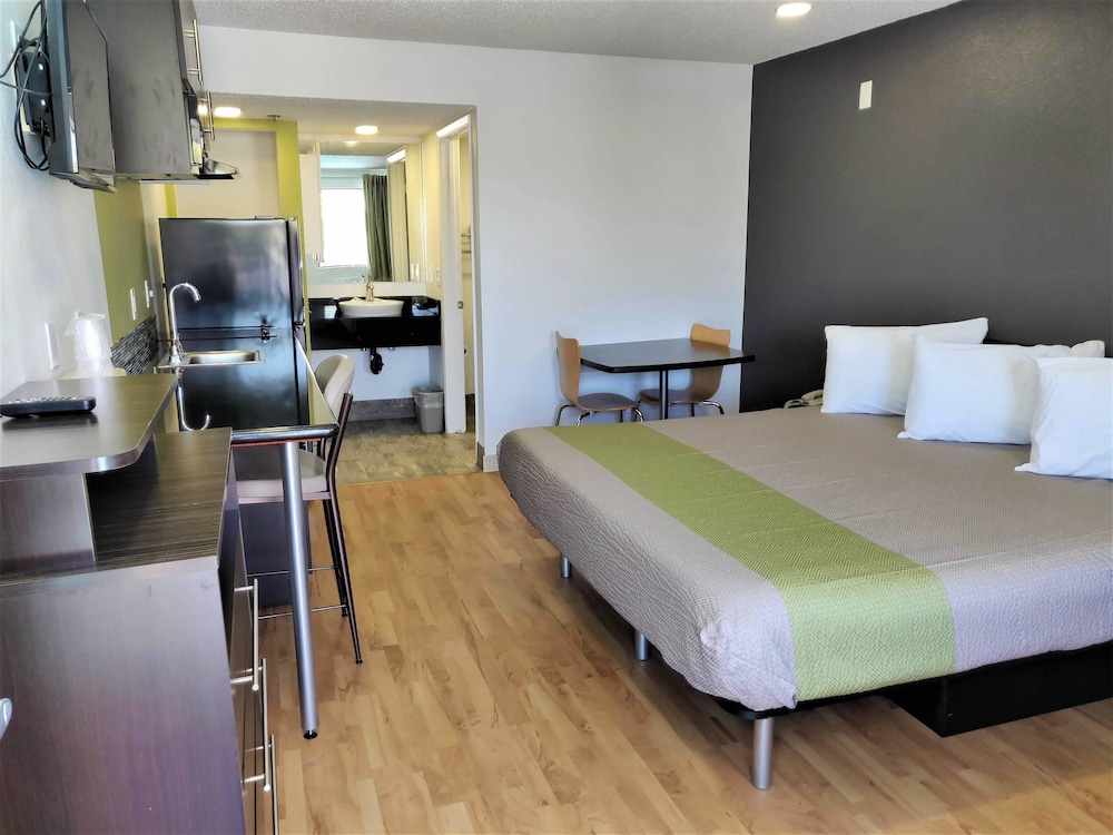 Studio 6 Fresno CA Extended Stay - photo 12