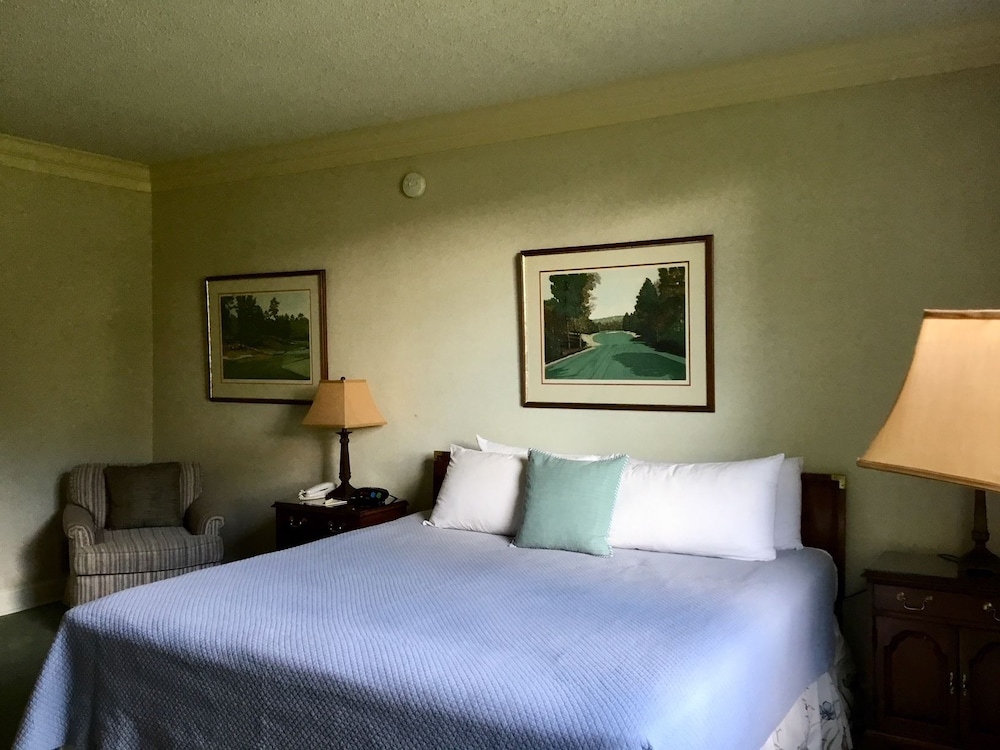 The Inn at Houndslake - photo 11