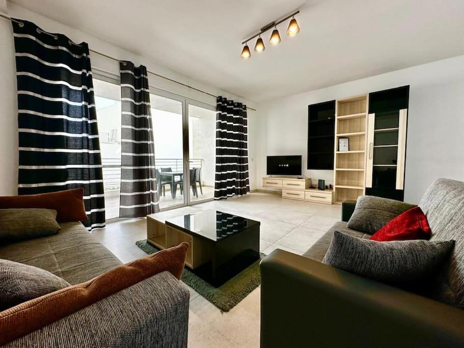 Modern Retreat in the Heart of St Julian in San Giljan, Malta