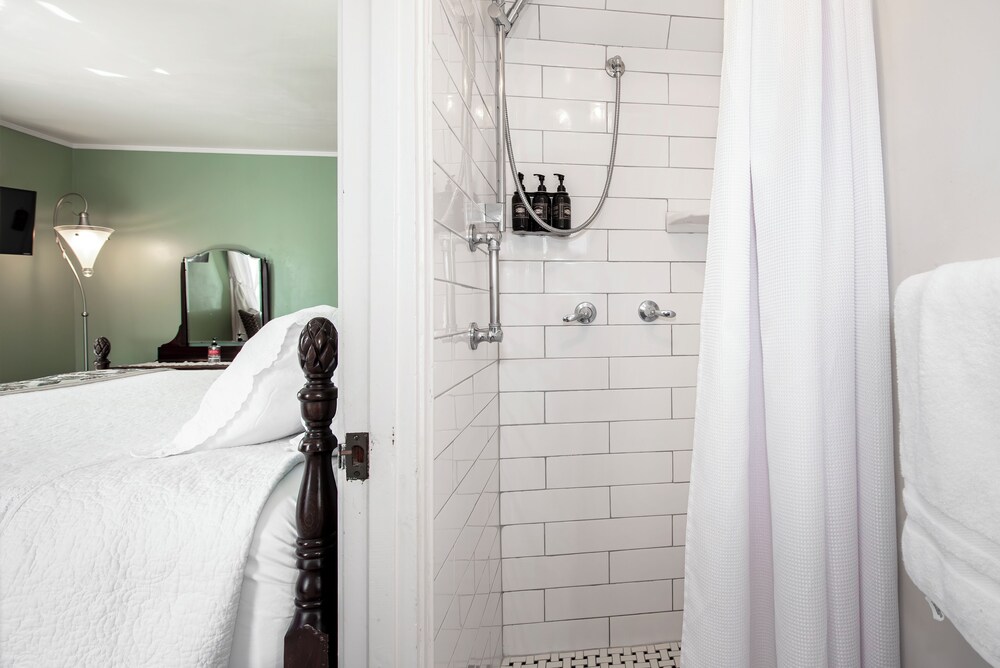 Bath Street Inn - photo 54